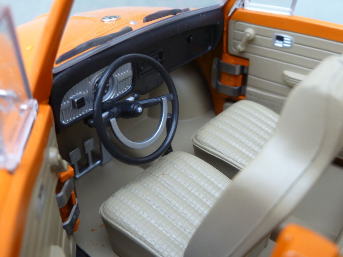 Revell VW Beetle 1302 LS Convertible DX Classic Vintage